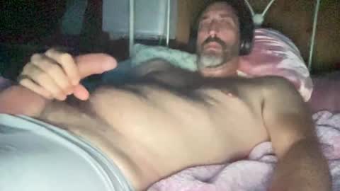 Snapshot of surfguy82 chatting on 11, 9, 2025 SurfGuy82 online show from 11, 9, 2025