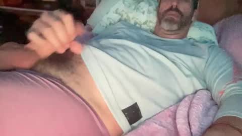 Snapshot of surfguy82 chatting on 17, 10, 2025 SurfGuy82 online show from 17, 10, 2025