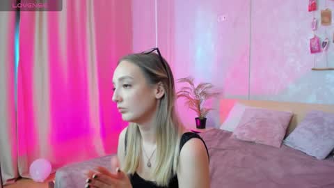 Annie online show from 14, 2, 2025