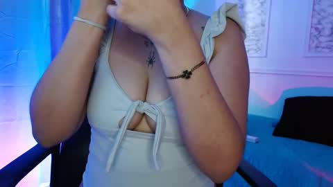 Snapshot of susana_hank chatting on 7, 3, 2025 susana online show from 7, 3, 2025