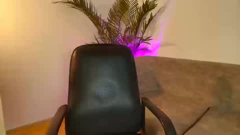 Snapshot of susana_hank chatting on 15, 10, 2025 susana online show from 15, 10, 2025