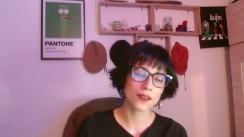 Snapshot of susana_w chatting on 9, 11, 2025 susana_w online show from 9, 11, 2025