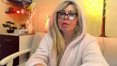 Snapshot of susiexnoreen chatting on 2, 2, 2026 SusiexNoreen online show from 2, 2, 2026