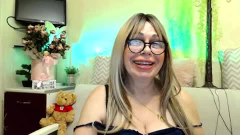 SusiexNoreen online show from 9, 7, 2026