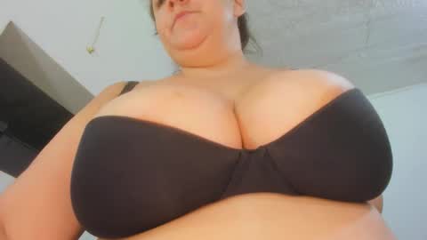 Snapshot of susy_bigboobss chatting on 20, 5, 2026 susy bigboobss online show from 20, 5, 2026