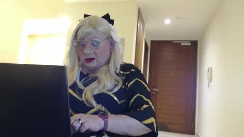 My name is Sissy or more fully Suzanna Aprilia Maria Mariquita Catarina Chinita Banci. Soy una puta - que chimba ladybug online show from 15, 5, 2026