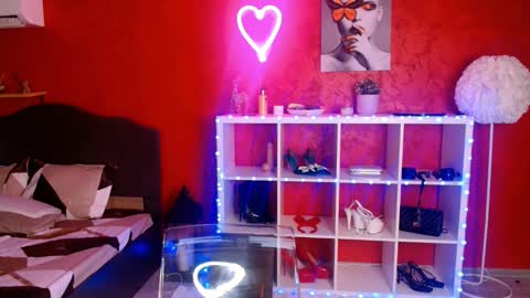 Snapshot of suzanstacks chatting on 24, 9, 2025 suzanstacks online show from 24, 9, 2025