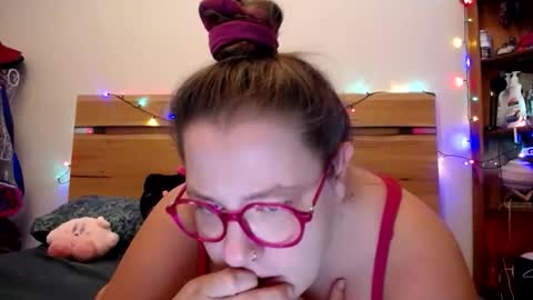 suzie stardust online show from 21, 2, 2026