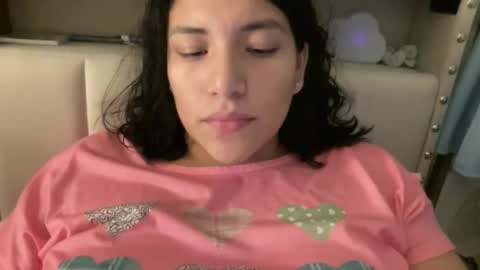 Snapshot of suzyishellawet chatting on 17, 11, 2025 Suzy online show from 17, 11, 2025