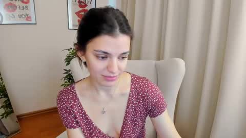 Snapshot of suzyjames chatting on 21, 2, 2025 Suzy next stream Thursday Friday Saturday online show from 21, 2, 2025