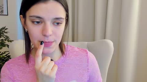 Snapshot of suzyjames chatting on 25, 2, 2025 Suzy next stream Thursday Friday Saturday online show from 25, 2, 2025