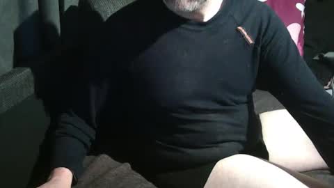 Snapshot of swartarn chatting on 29, 10, 2025 ArnSwart online show from 29, 10, 2025