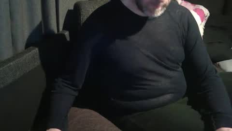 Snapshot of swartarn chatting on 17, 12, 2025 ArnSwart online show from 17, 12, 2025