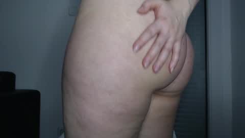 sweat_mia online show from 19, 2, 2025