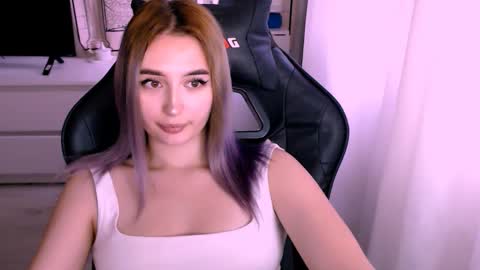 Snapshot of sweeet_baby0 chatting on 9, 10, 2025 Kate online show from 9, 10, 2025