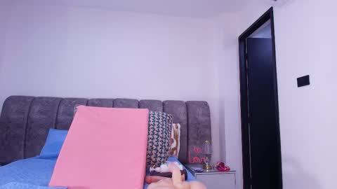 Snapshot of sweegirl_ chatting on 15, 11, 2025 Debora online show from 15, 11, 2025
