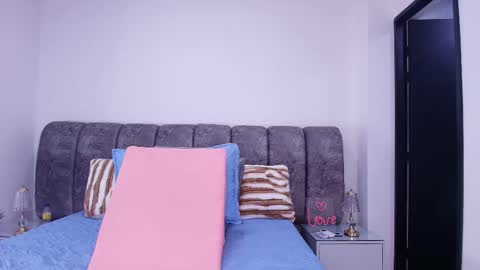 Snapshot of sweegirl_ chatting on 19, 11, 2025 Debora online show from 19, 11, 2025