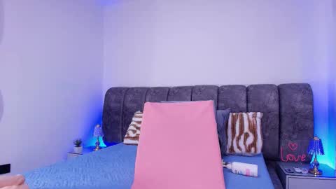Snapshot of sweegirl_ chatting on 22, 11, 2025 Debora online show from 22, 11, 2025