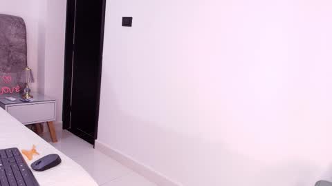 Snapshot of sweegirl_ chatting on 24, 11, 2025 Debora online show from 24, 11, 2025