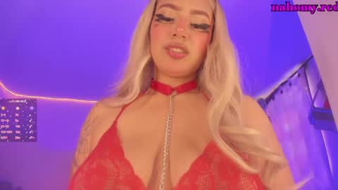 Snapshot of sweet1milk chatting on 8, 5, 2026 Nahomy online show from 8, 5, 2026