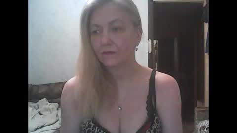 Snapshot of sweet4blonde609 chatting on 7, 3, 2025 sweet4blonde609 online show from 7, 3, 2025