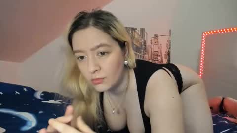 Snapshot of sweet4you1992 chatting on 16, 5, 2026 Anne Marie online show from 16, 5, 2026