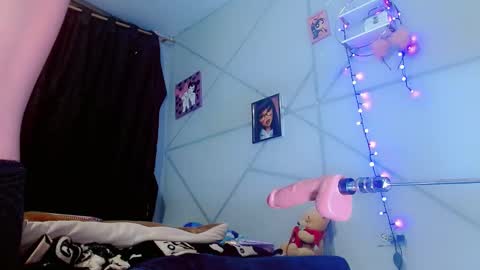 Snapshot of sweet__babyy_ chatting on 28, 9, 2025 sweet__babyy_ online show from 28, 9, 2025