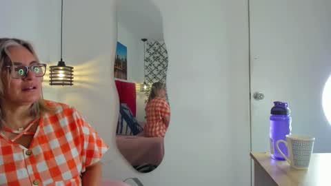 Snapshot of sweet__mature chatting on 20, 9, 2025 Carolina online show from 20, 9, 2025