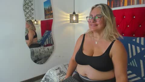 Snapshot of sweet__mature chatting on 29, 9, 2025 Carolina online show from 29, 9, 2025