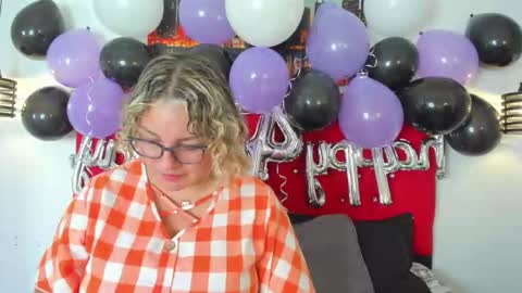 Snapshot of sweet__mature chatting on 1, 10, 2025 Carolina online show from 1, 10, 2025