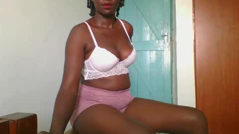 Snapshot of sweet_blackberry93 chatting on 8, 1, 2025 bella online show from 8, 1, 2025