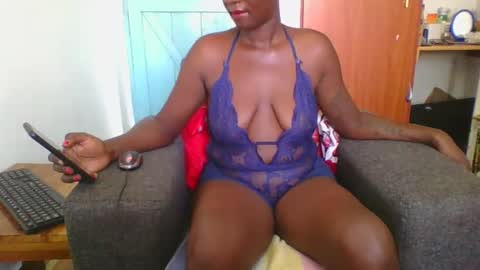 Snapshot of sweet_blackberry93 chatting on 26, 2, 2025 bella online show from 26, 2, 2025