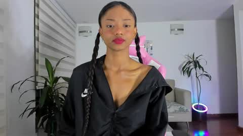 sweet_brunette88 online show from 8, 1, 2025