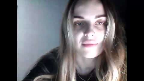 sweet_cute98 online show from 28, 11, 2025