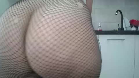 Snapshot of sweet_ella chatting on 14, 1, 2025 online show from 14, 1, 2025