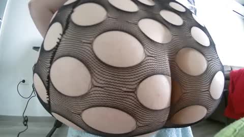 Snapshot of sweet_ella chatting on 26, 2, 2025 online show from 26, 2, 2025