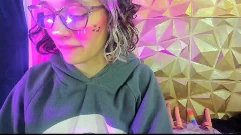  emmili  online show from 27, 12, 2024