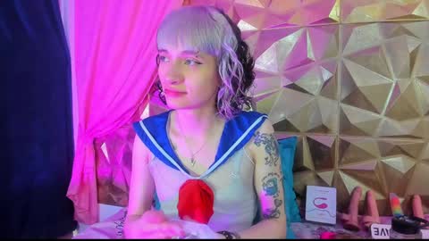  emmili  online show from 30, 12, 2024