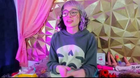  emmili  online show from 4, 1, 2025