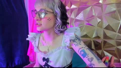  emmili  online show from 10, 1, 2025