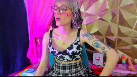  emmili  online show from 12, 1, 2025