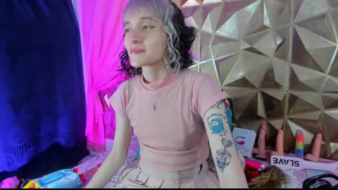  emmili  online show from 18, 1, 2025