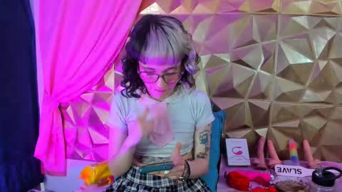  emmili  online show from 10, 2, 2025