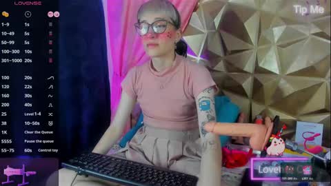  emmili  online show from 12, 9, 2025