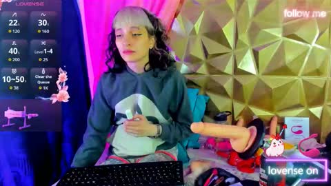  emmili  online show from 19, 9, 2025