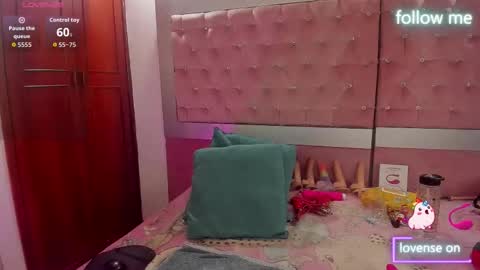  emmili  online show from 4, 12, 2025