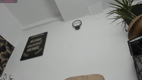 Snapshot of sweet_kitty2000 chatting on 16, 12, 2024 Alesy online show from 16, 12, 2024
