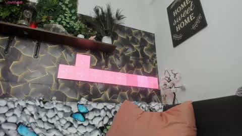 Snapshot of sweet_kitty2000 chatting on 18, 12, 2024 Alesy online show from 18, 12, 2024