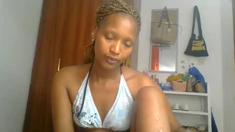 Snapshot of sweet_melod chatting on 2, 5, 2026 Linda online show from 2, 5, 2026