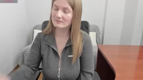 Mila online show from 6, 3, 2026